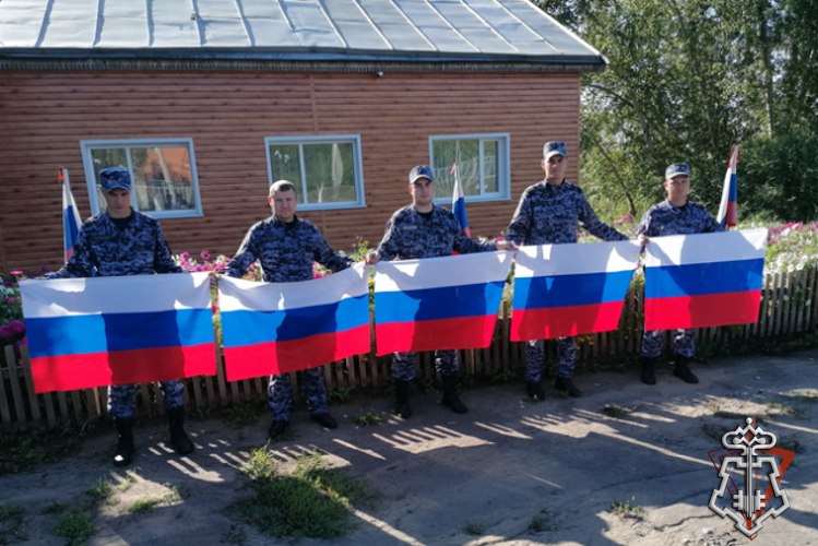 Росгвардейцы участвуют в мероприятиях Дня флага России