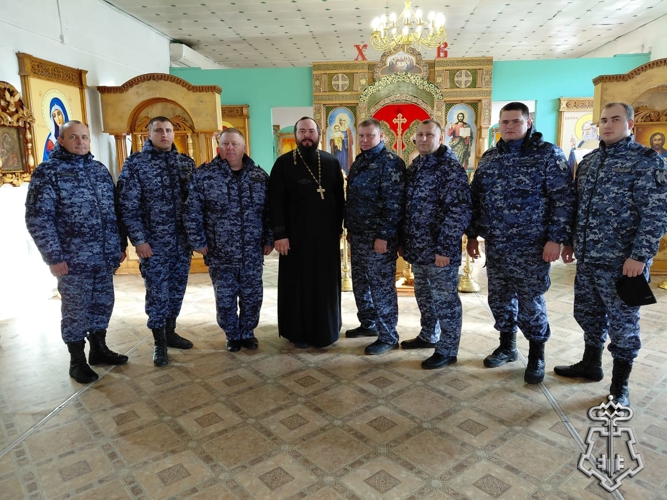 Сотрудники вневедомственной охраны встретились с настоятелем церкви Серафима Саровского