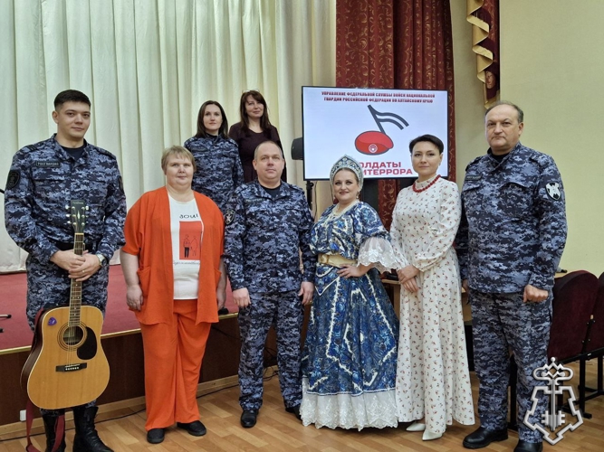 В Барнауле вручили дипломы победителям творческого конкурса «Солдаты антитеррора»