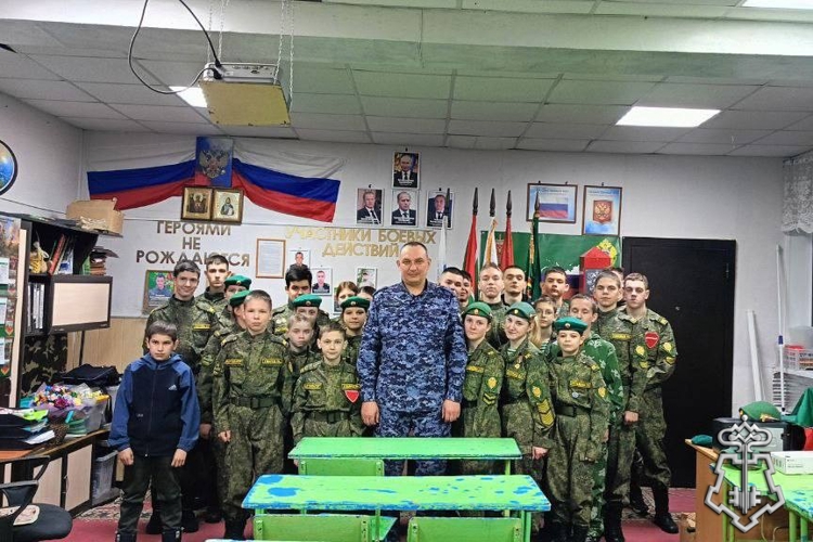Региональная Росгвардия провела урок мужества в Алтайском районе