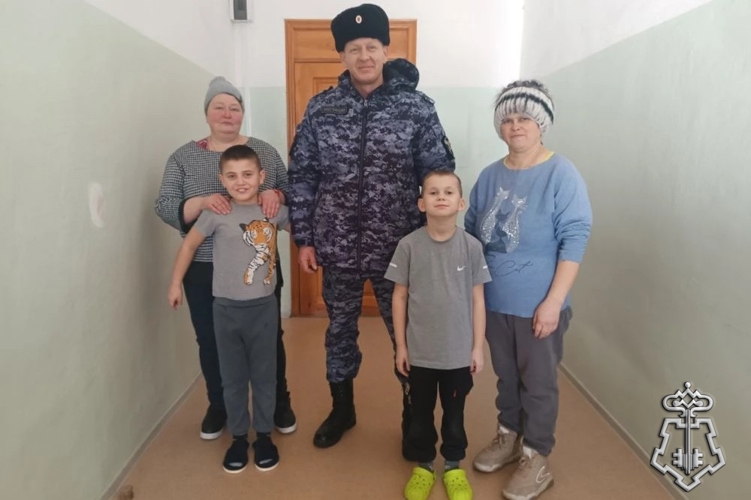 Росгвардеец из Алтайского края не прошел мимо чужой беды (видео)
