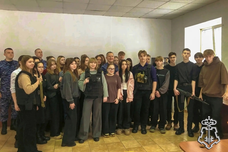 Росгвардия Алтайского края отмечает юбилей и вдохновляет молодежь
