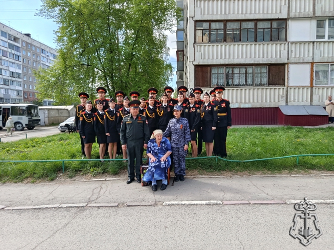 Сотрудники Управление вневедомственной охраны по Алтайскому краю чествует труженицу тыла