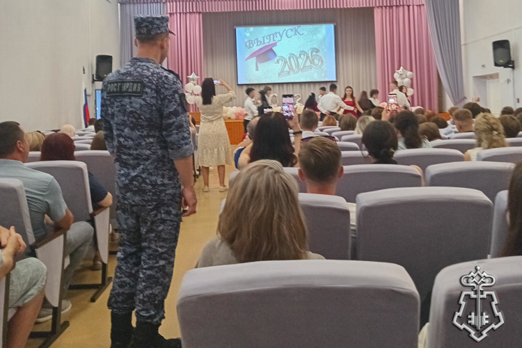 Выпускные вечера в Алтайском крае прошли под надежной охраной Росгвардии