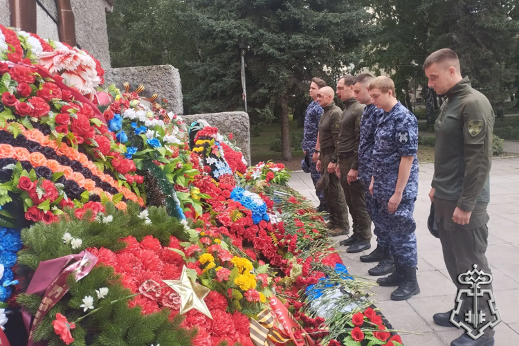 В Бийске росгвардейцы почтили память героев Первой мировой войны